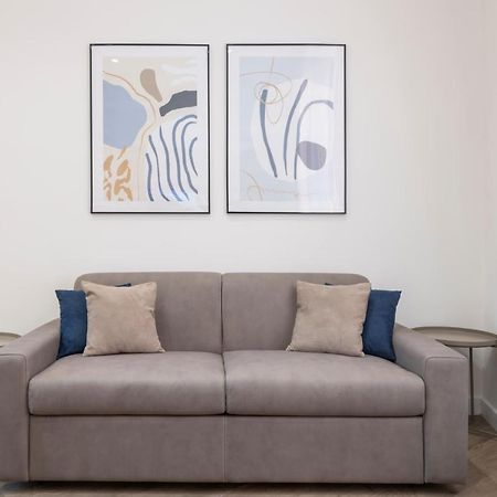 White Flat Cross Apartment Rome Bagian luar foto