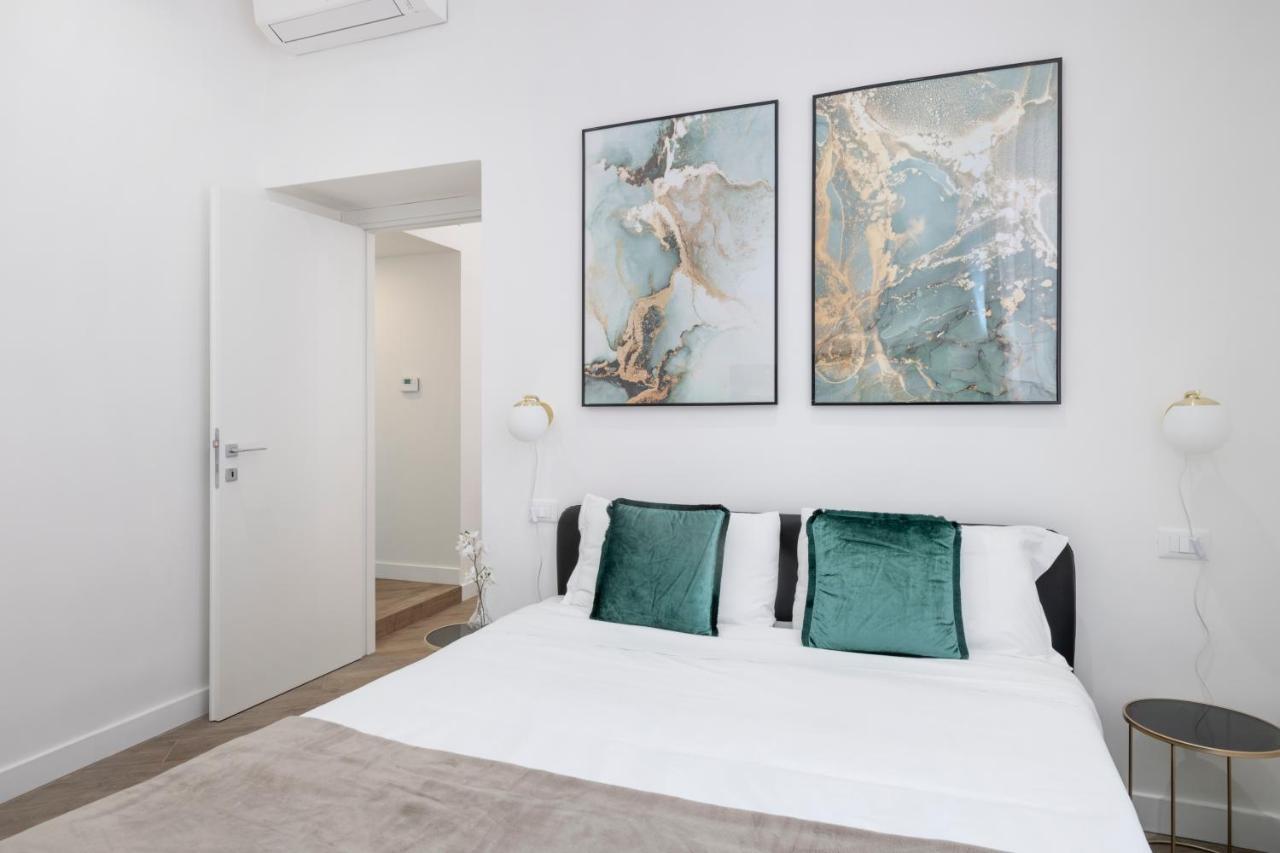 White Flat Cross Apartment Rome Bagian luar foto