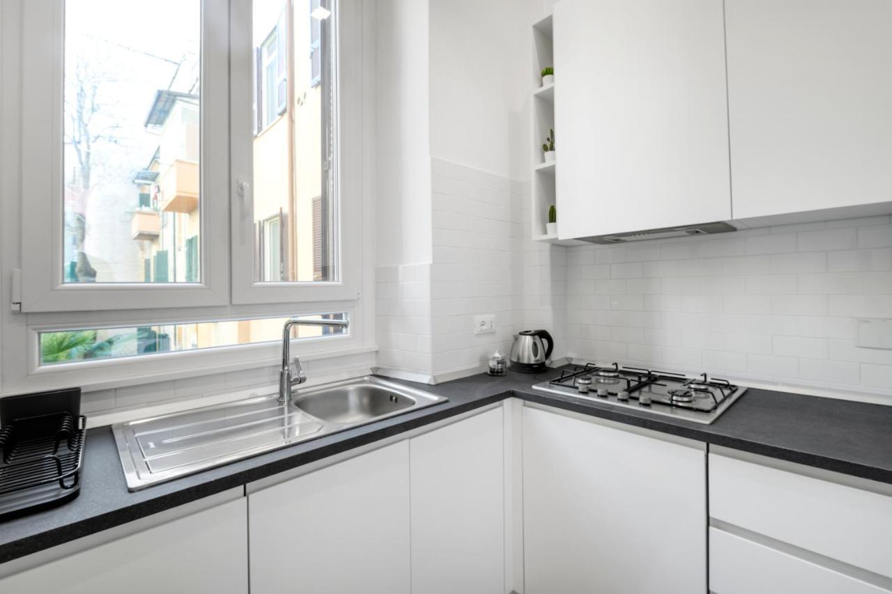 White Flat Cross Apartment Rome Bagian luar foto