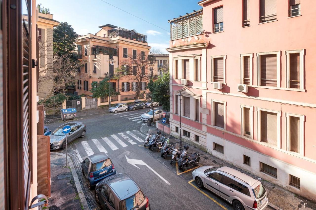 White Flat Cross Apartment Rome Bagian luar foto